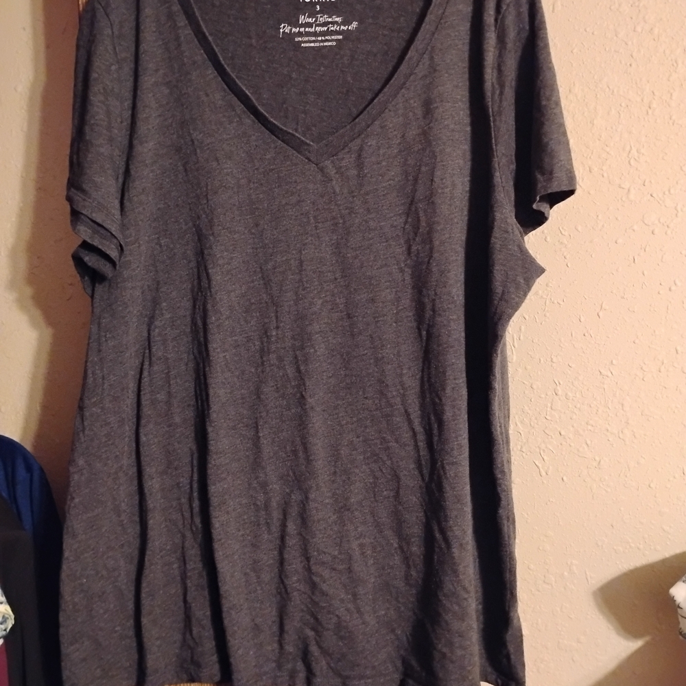 Torrid Size 3 Charcoal V-Neck Tee